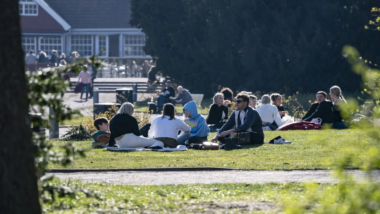 دفء الربيع يصل السويد وموجة برد قادمة من النرويج تنهي حالة الطقس